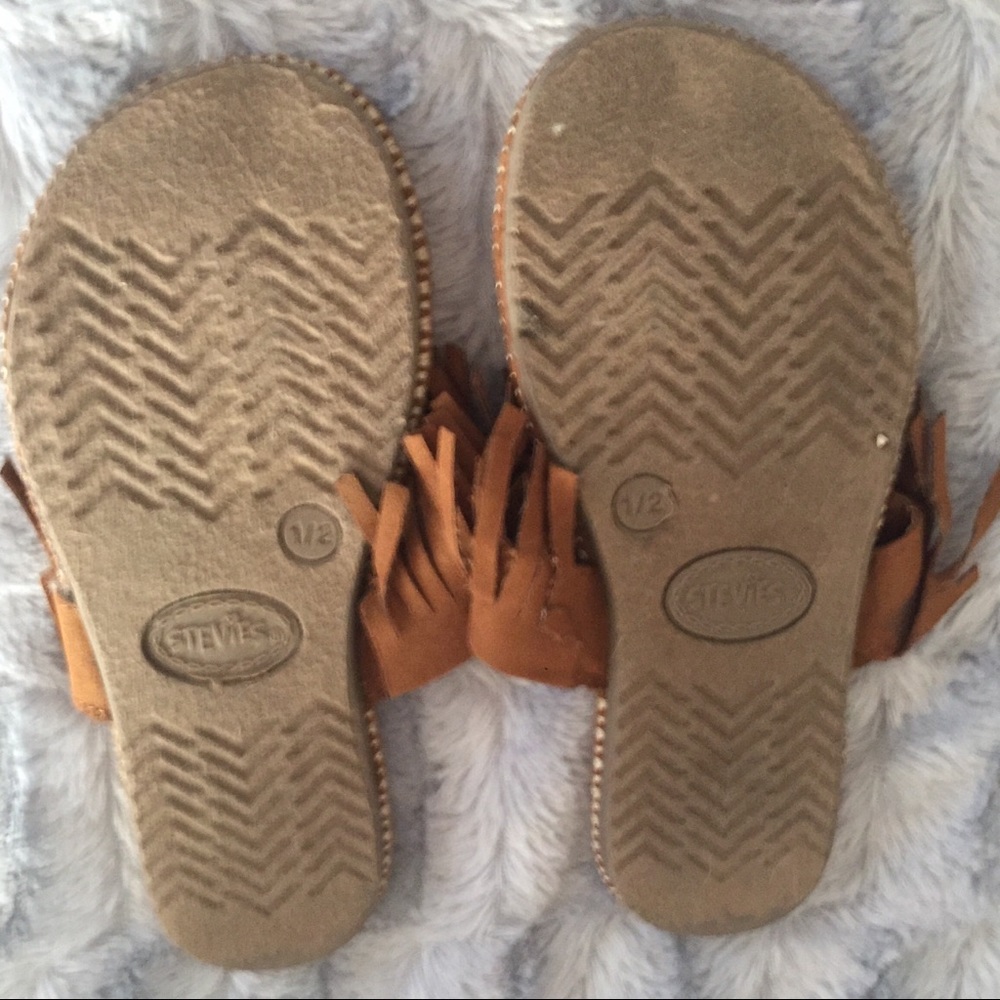 STEVIES Sandals - Picture 3 of 3